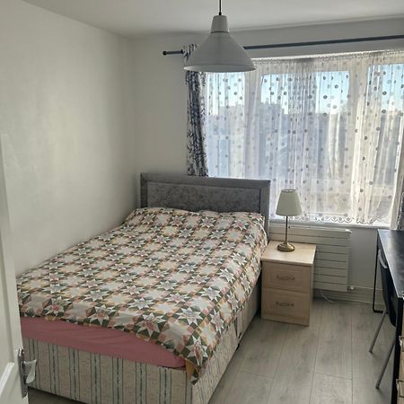Cosy 2-Bedroom Flat In Finsbury Park, Modern, Convenient & Close To Central London! Bagian luar foto