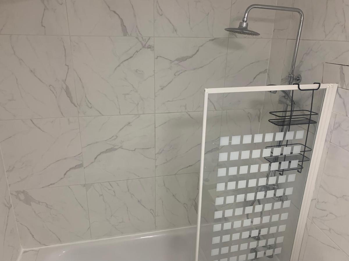 Cosy 2-Bedroom Flat In Finsbury Park, Modern, Convenient & Close To Central London! Bagian luar foto